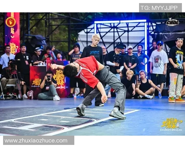 广州街舞队与南京街舞队赛后复盘探讨团队协作与竞技精神的深度分析 广州街舞队与南京街舞队赛后复盘探讨团队协作与竞技精神的深度分析